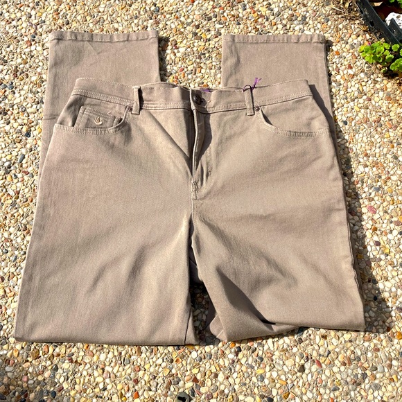 Gloria Vanderbilt Amanda Jeans Donna Beige Chiaro – Taglia 14 Average – Nuovi Con Etichette